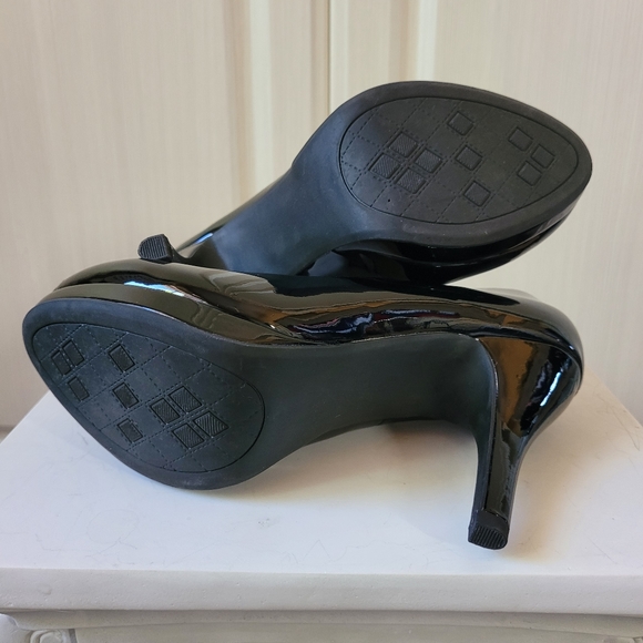 Marco Republic "Rome" pumps, size 8, black patent vegan leather, comfort sole - Picture 7 of 13